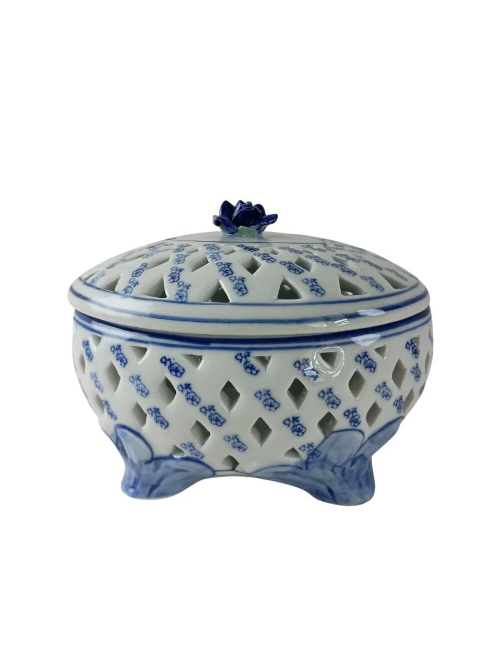 Home & Garden Party Pierced Oval Blue/White Covered Porcelain Box